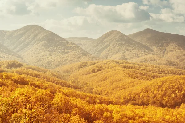 Sonbahar sezonu dağlar — Stok fotoğraf