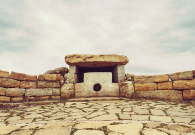 Antik taş ay dolmen