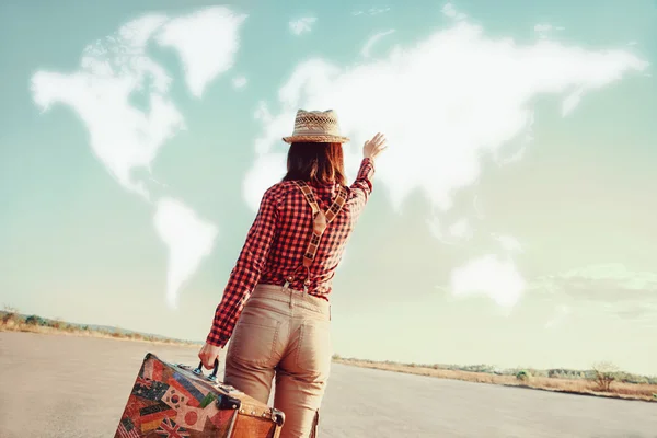 Traveler woman with vintage suitcase — Stock Photo, Image