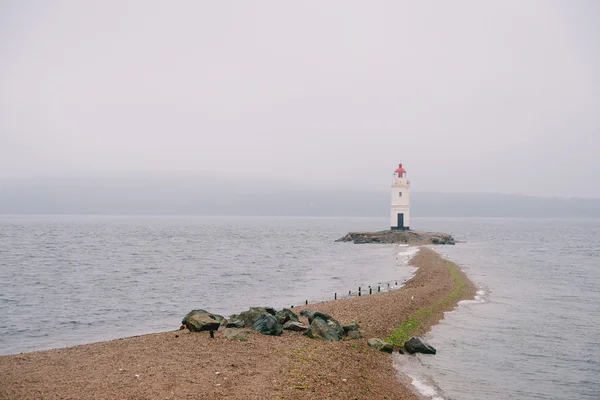 Tokarevskiy 在海岸上的灯塔 — 图库照片