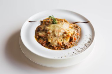 Makarna İtalyan lazagne