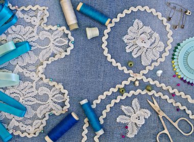 Dekorasyon denim dantel ve şeritler