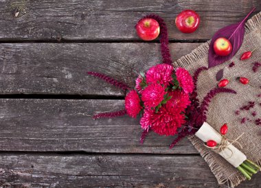 Aster, amaranth ve elma