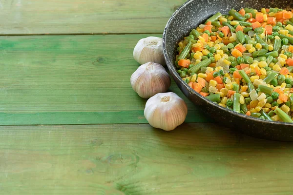 Mix van groenten gebakken in een wok. — Stockfoto