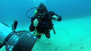 Scuba - iş yerinde dalış eğitmeni