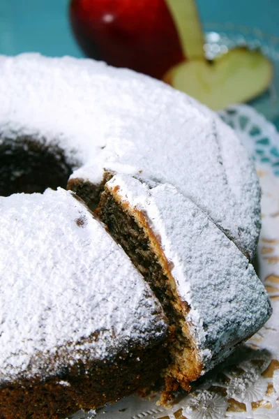 Apfelkuchen mit Puderzucker und Apfel 2 — Stockfoto