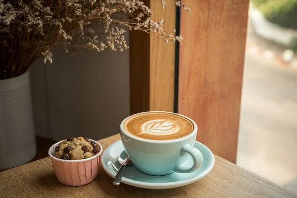 Heißer Kaffee Latte Mit Latte Art Milchschaum Becher Und Hausgemachter — Stockfoto