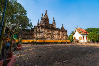 Wat Chet Yot veya Wat Photharam Maha Wihan, 7 pagoda tapınağı Tayland 'ın Chiang Mai şehrinde önemli bir turistik merkezdir..