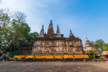 Wat Chet Yot veya Wat Photharam Maha Wihan, 7 pagoda tapınağı Tayland 'ın Chiang Mai şehrinde önemli bir turistik merkezdir..