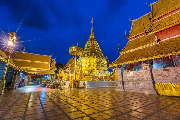 Wat Phra Doi Suthep Jest Buddyjski Rozciągacz Jest Główną Atrakcją — Zdjęcie stockowe