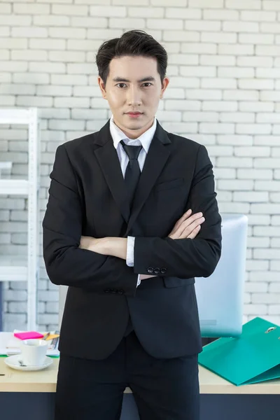 Porträtt Glad Mogen Asiatisk Ung Affärsman Bär Kostym Man Blå — Stockfoto