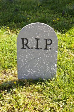 Cadılar Bayramı mezar dekorasyon bahçede rip