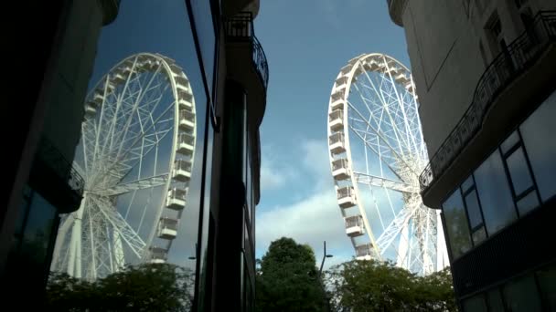 A híres Budapest Eye Ferris Wheel Magyarországon. — Stock videók