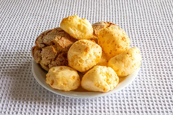 Rollos Queso Brasileño Mesa Desayuno Con Pan Queso Bowl —  Fotos de Stock