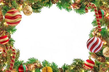 Beyaz arka planda noel süsü ve takılar. Duvar kağıdı için Noel kartı ve sınır.