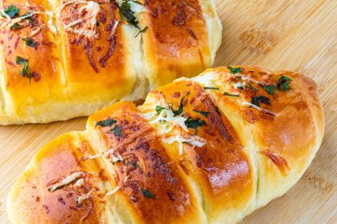 Fırın tuzlu ve kasaplık. Jambon ve mozzarella peynirli patates ekmeği. Brezilya yemeği..