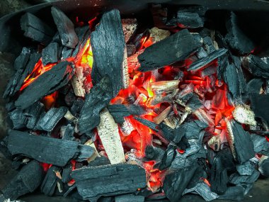 Izgaranın dibinde kızgın kömür var..