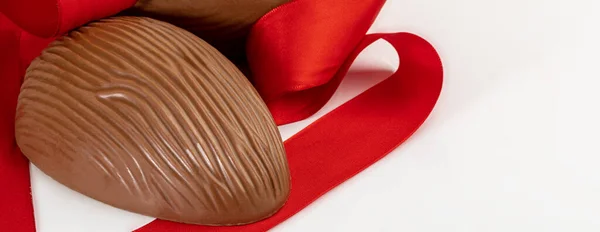 Ovo Chocolate Páscoa Brasileiro Isolado Fundo Branco — Fotografia de Stock