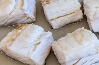 Portekiz 'in tipik kızarmış morina filetosu..