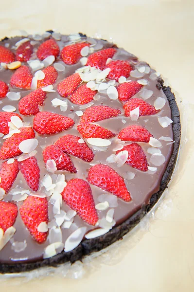 Strawberry pie with chocolate and almond — Stock Photo, Image