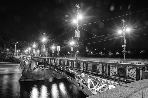 Svatopluk Cech Bridge en Praga en blanco y negro — Foto de Stock