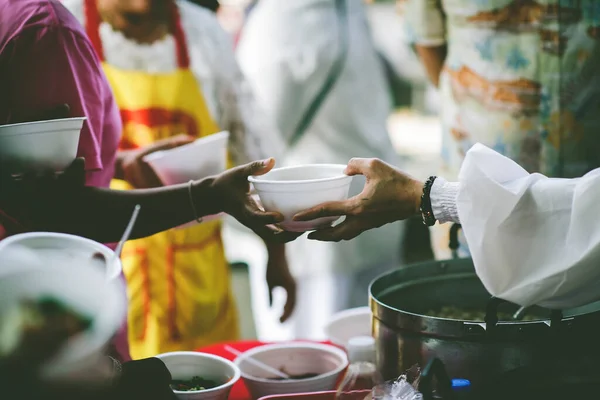 Mendigo Pide Comida Los Donantes Concepto Del Hambre Concepto Alimentación — Foto de Stock