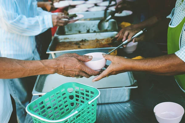 Conceito Partilha Participação Partilha Alimentos Para Pobres — Fotografia de Stock