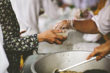 Dilencilerin Eli, diğer insanlardan, yani beslenme kavramlarından sadaka alır.
