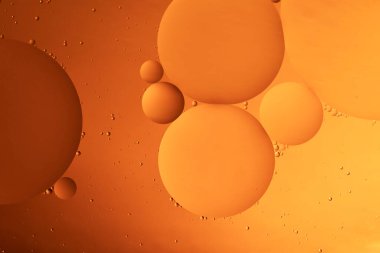 Su yüzeyindeki petrol soyutlaması