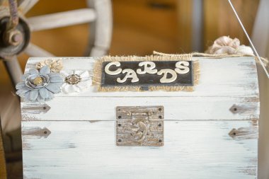 Geleneksel İtalyan düğününde tatlı barında Cannoli Sicilyalı pasta tepsisi