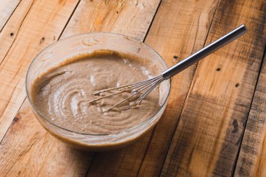 Çavdar unu krepi pişiriyorum. İçindekiler.