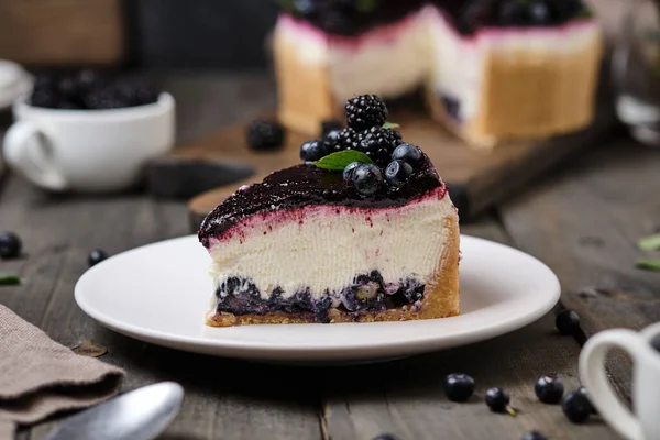 Delicious Cheesecake Wild Berries Dessert Blueberries Blackberries Whole Fresh Berries — Stock Photo, Image