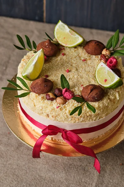 Heerlijke Prachtige Handgemaakte Napoleon Taart Zoetwaren Voor Feestdagen Het Dessert — Stockfoto