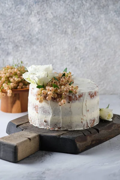 Zelfgemaakte Spons Cake Met Room Kaas Room Witte Bessen Vulling — Stockfoto