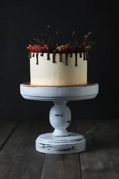 Heerlijke Mooie Handgemaakte Taart Zoetwaren Voor Feestdagen Het Dessert Versierd — Stockfoto