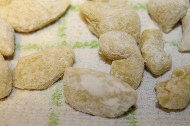 Patates ve yumurta ile hazırlanan geleneksel İtalyan gnocchi