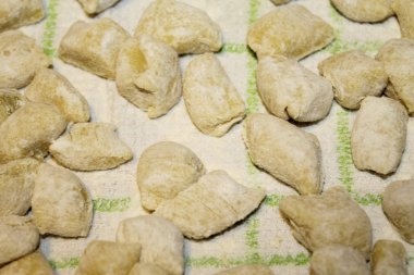 Patates ve yumurta ile hazırlanan geleneksel İtalyan gnocchi