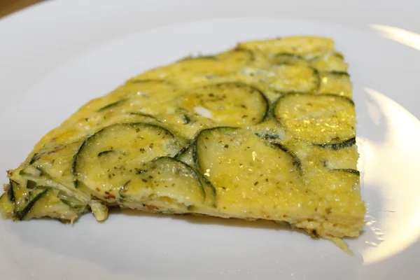 Omelett med ost och zucchini — Stockfoto