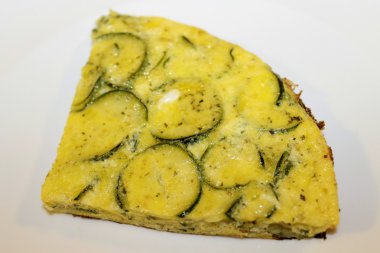  omlet peynir ve kabak ile