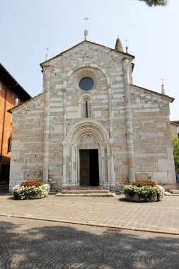 Kilisede Maderno, İtalya Garda Gölü için şehir