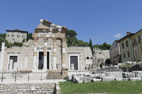 イタリア・ブレシアの首都と呼ばれるローマ寺院の遺跡またはテンピオ・キャピトリノ — ストック写真