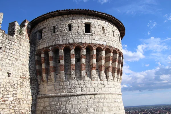 Muralla Piedra Con Merlones Puente Levadizo Del Castillo Medieval Brescia —  Fotos de Stock