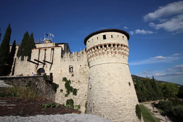 Stenmur Med Merlons Och Vindbrygga Grind Medeltida Slott Brescia Norra — Stockfoto