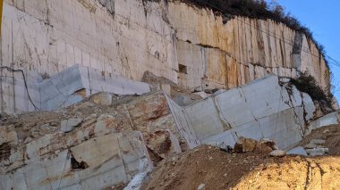 Kuzey İtalya 'daki Botticino' da mermer ocakları