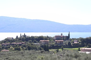 Kuzey İtalya 'daki Garda Gölü manzarası
