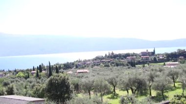 Kuzey İtalya 'daki Garda Gölü manzarası