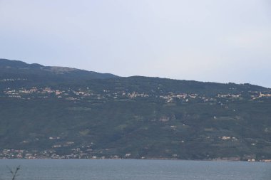 Kuzey İtalya 'daki Garda Gölü manzarası
