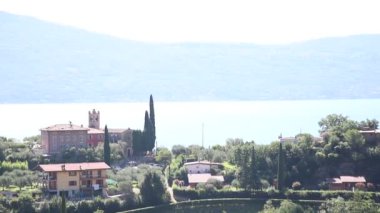 Kuzey İtalya 'daki Garda Gölü manzarası