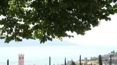 Kuzey İtalya 'daki Garda Gölü manzarası