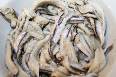 Marine edilmiş hamsi filetosu